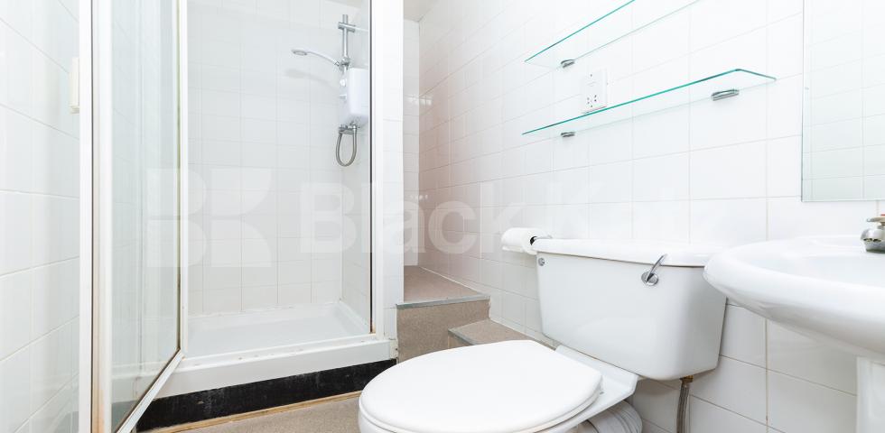 			NEW INSTRUCTION!, 3 Bedroom, 1 bath, 1 reception Flat			 Bedford Place, BLOOMSBURY